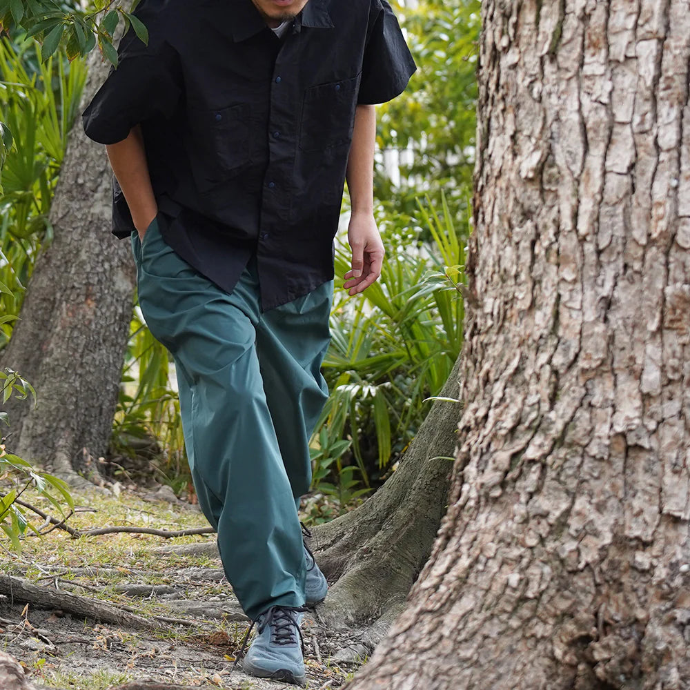 "MOUNTAIN HIKE PANTS"