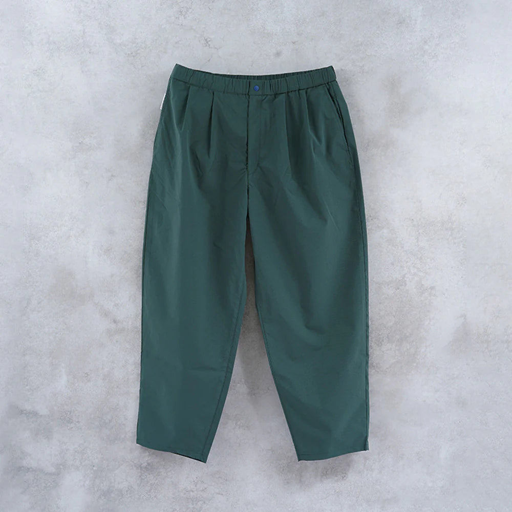 "MOUNTAIN HIKE PANTS"