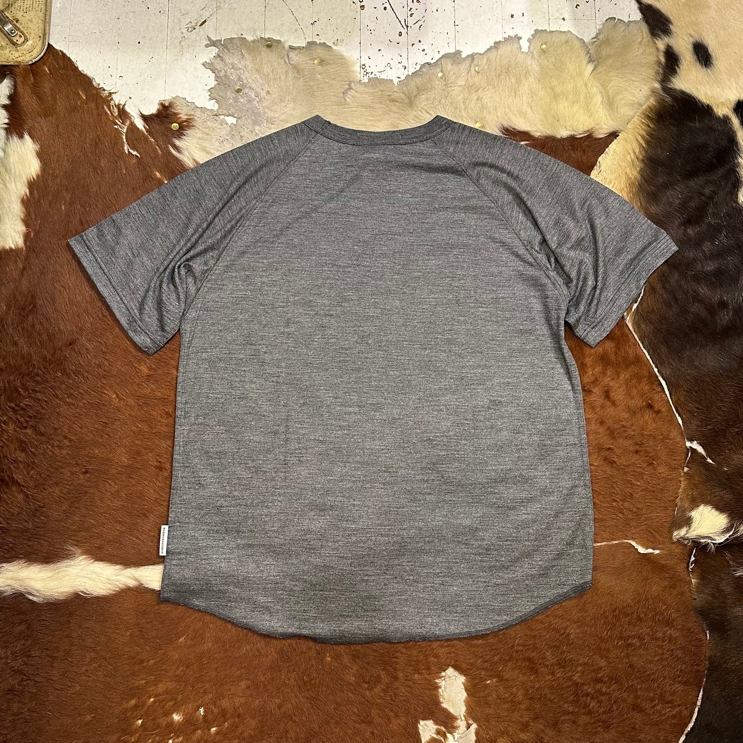 "MERINO WOOL 1/2 SLEEVE BASE BALL TEE"