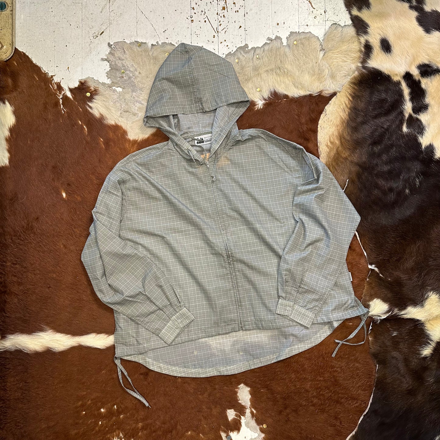 "WINDY HOODIE"