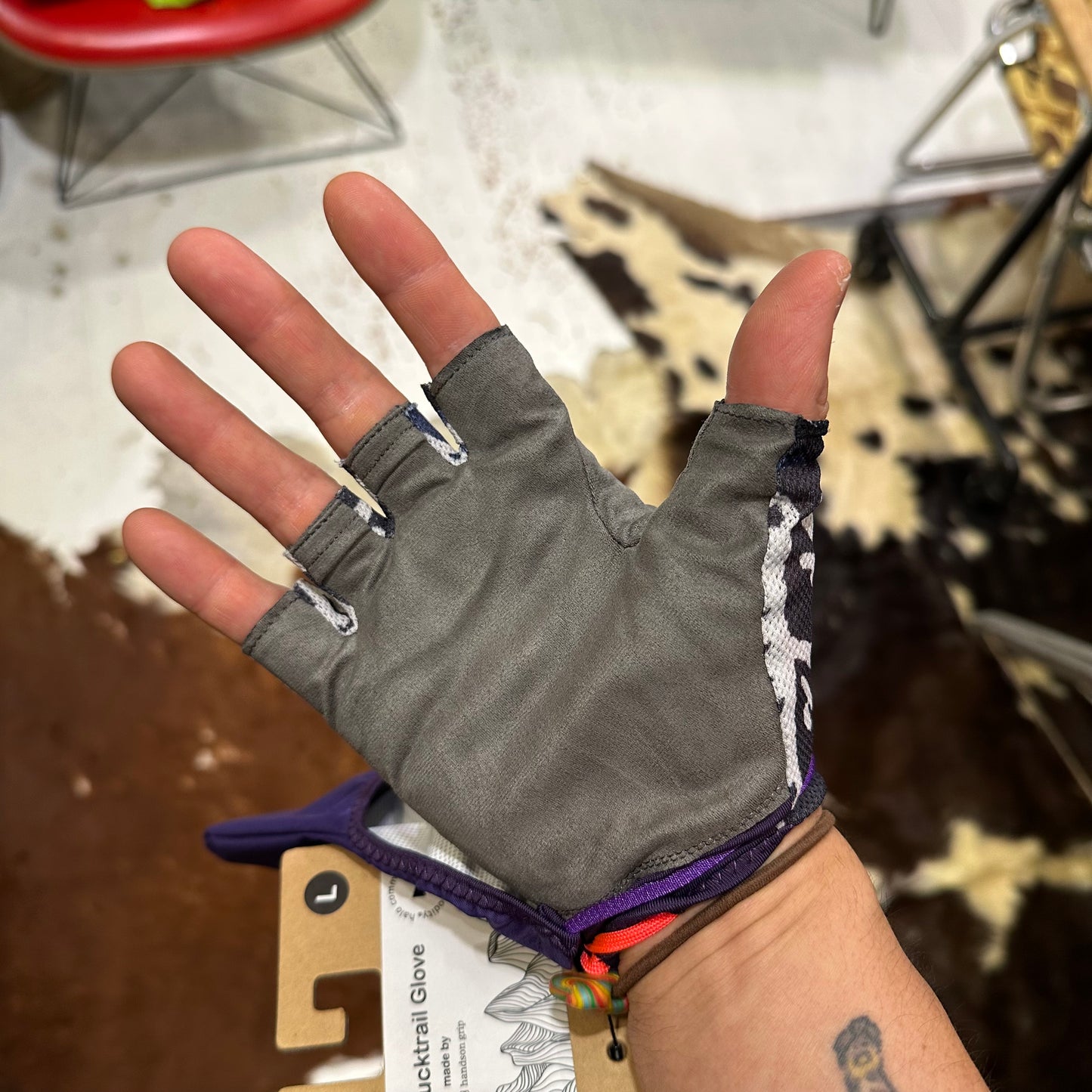 "BUCKTAIL GLOVE"
