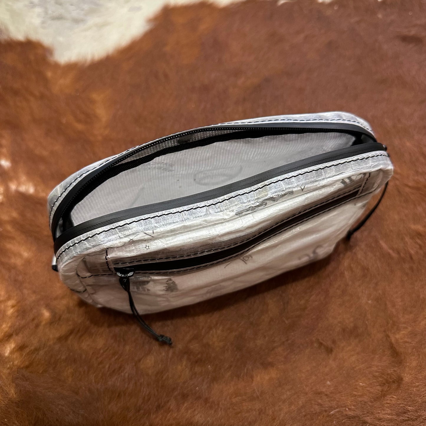 "DT POUCH"