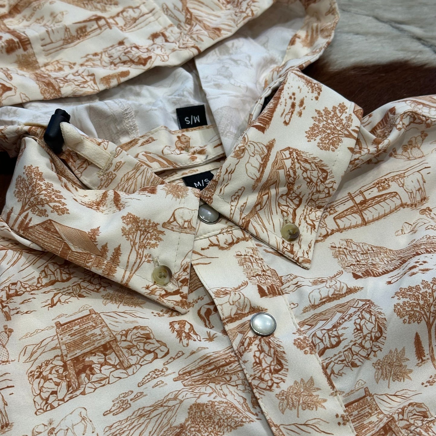 "TRIPLE CROWN BUTTON DOWN LONG SLEEVE / REMOVABLE HOOD"