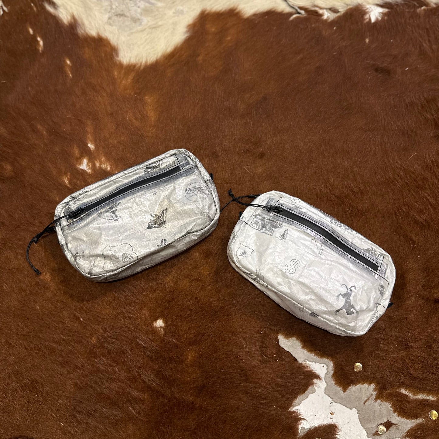 "DT POUCH"
