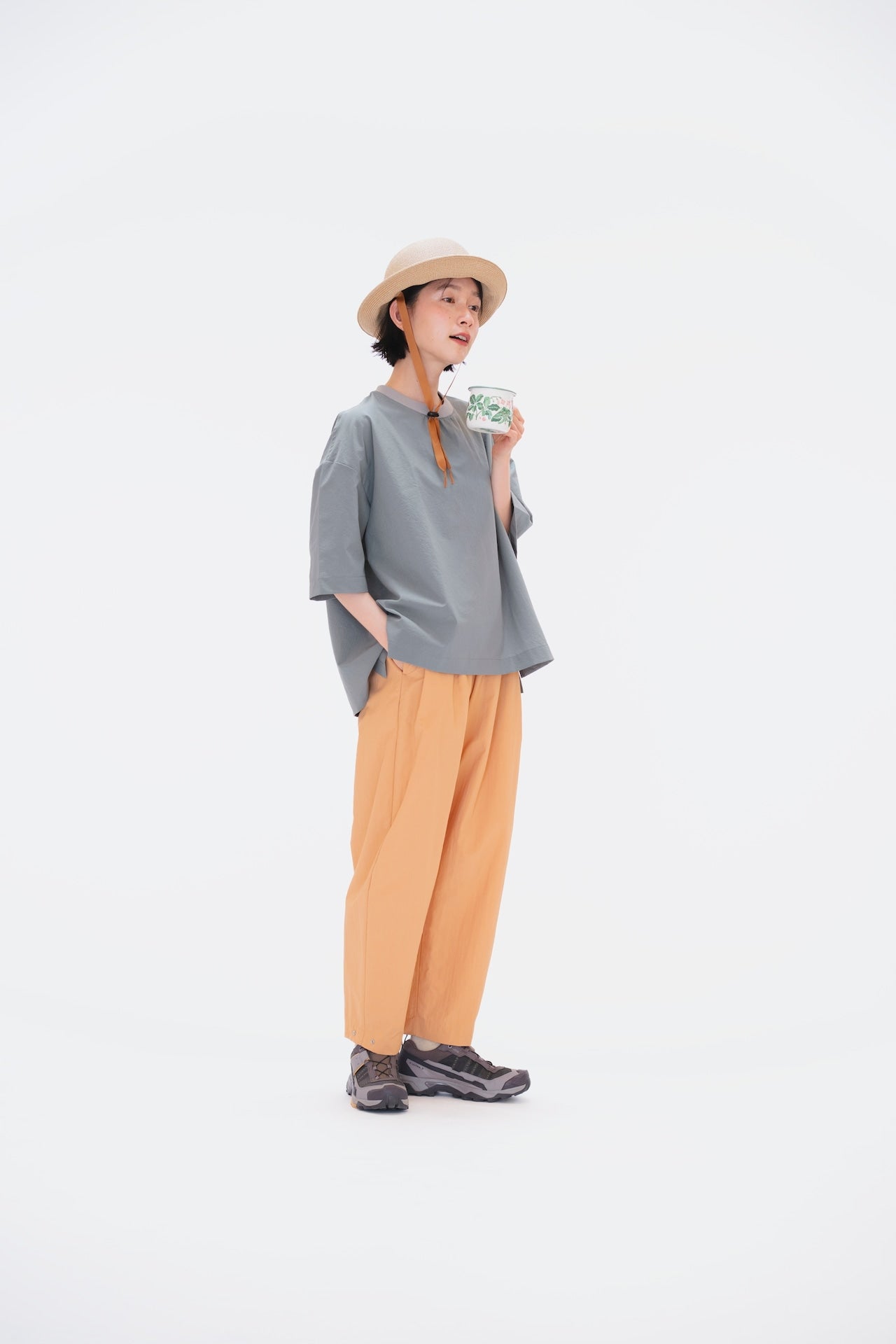 "YOHAKU BALL PANTS"