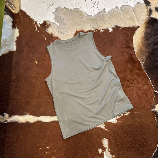 "LIGHTWEIGHT SLEEVELESS"