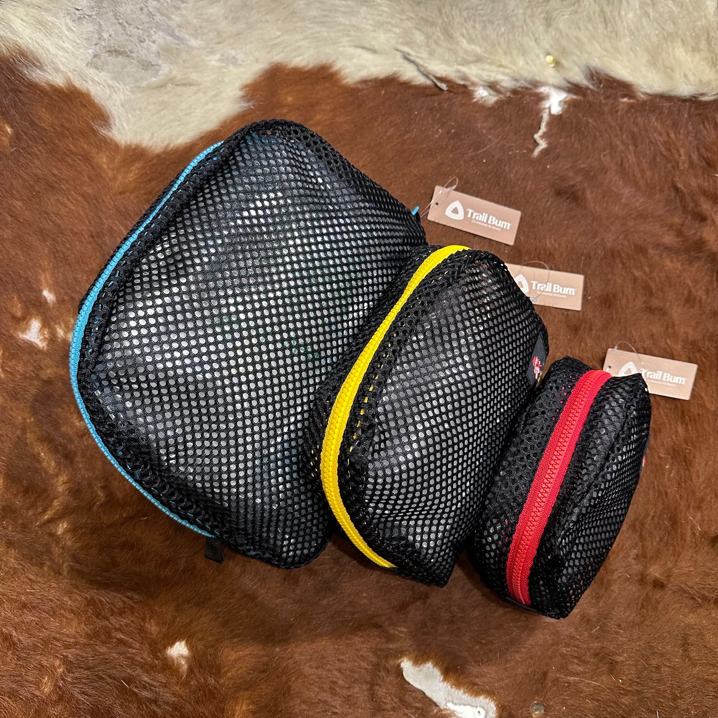 "MESH ZIP POUCH"