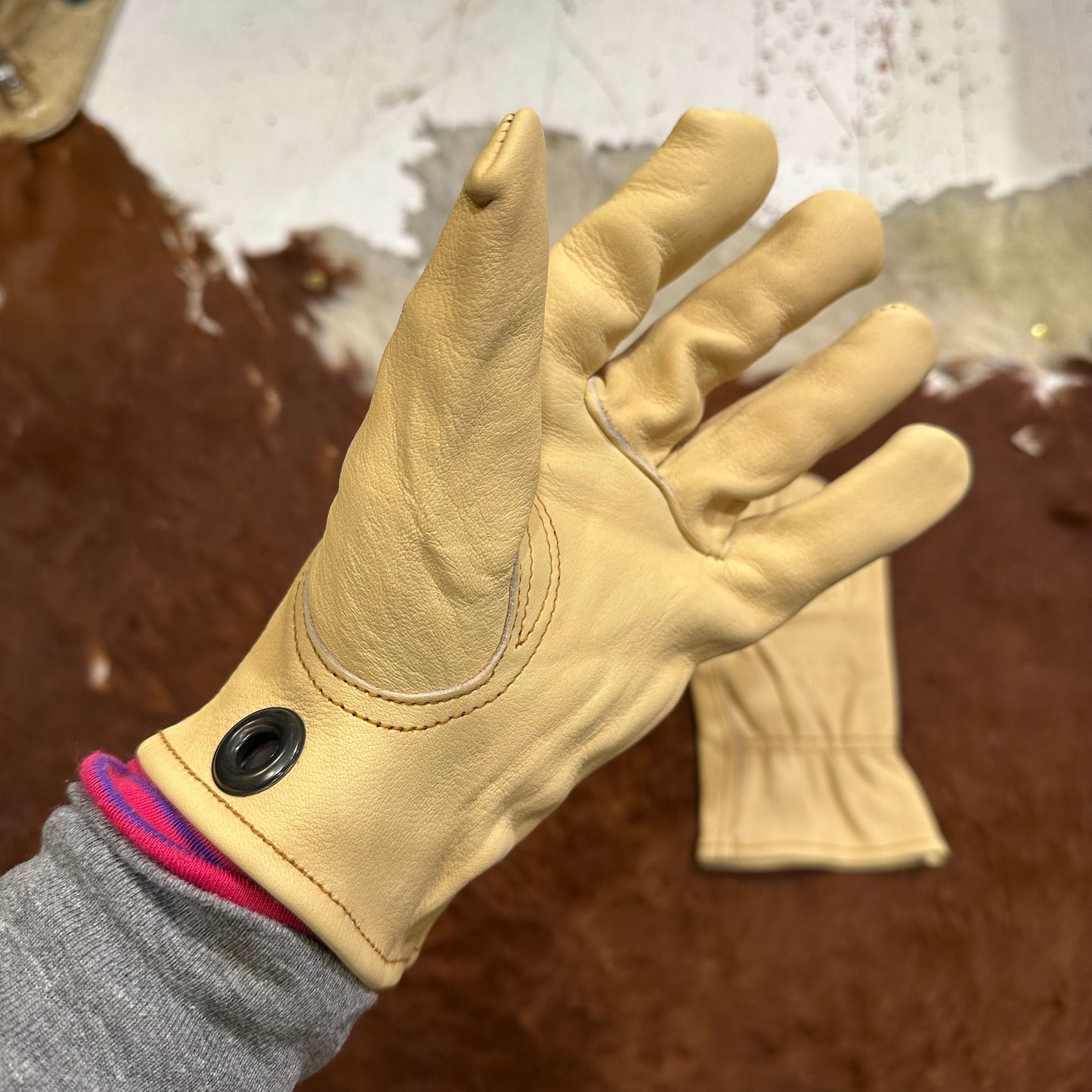 "LEATHER GLOVE"