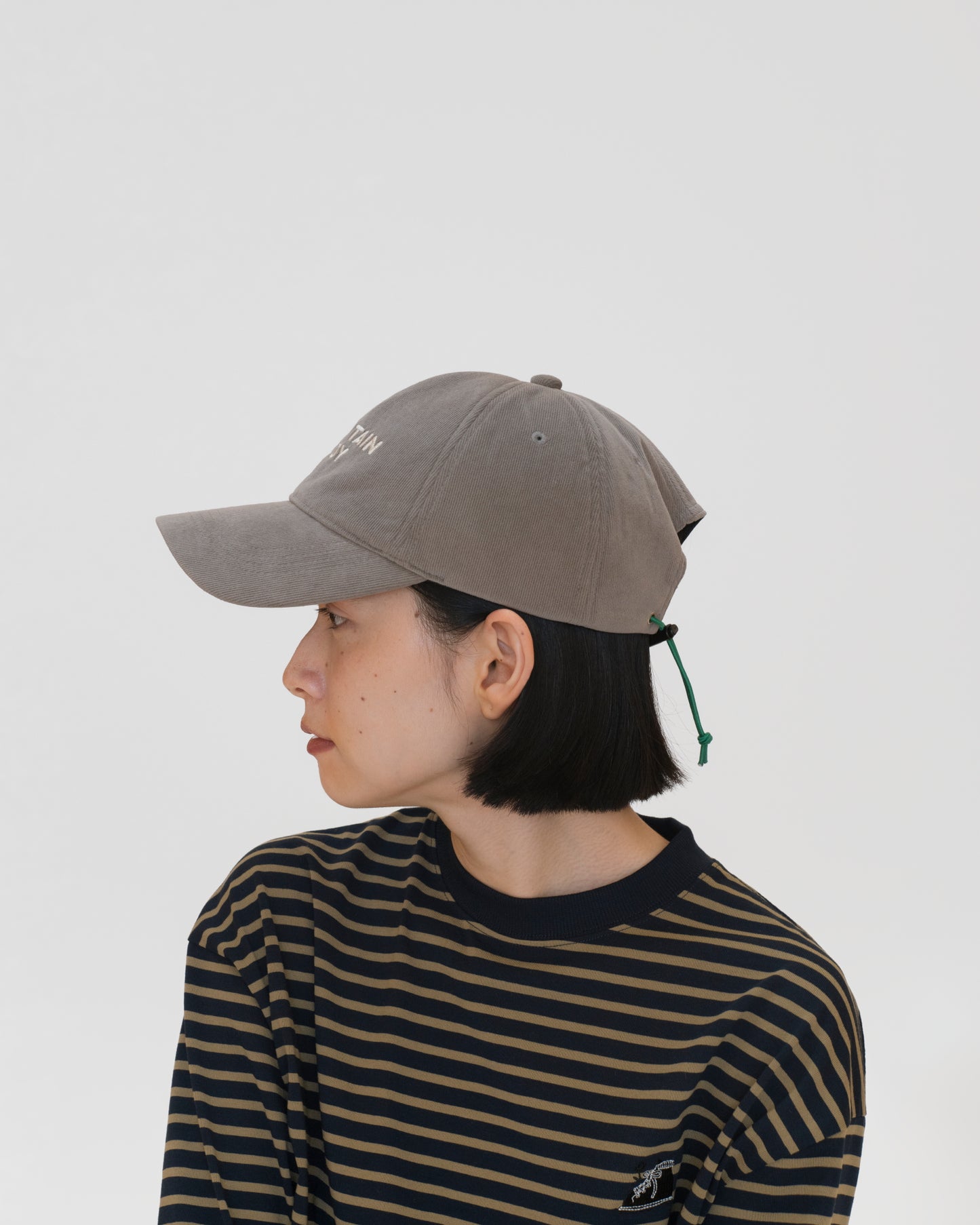 "MOUNTAIN DAISY CORDUROY CAP"
