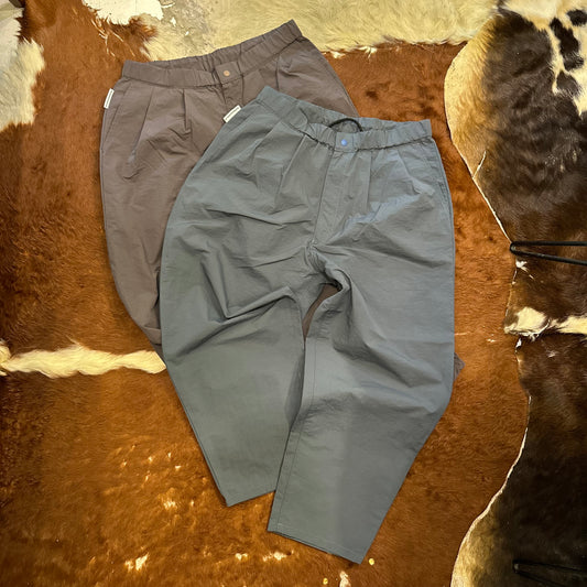 "MOUNTAIN HIKE PANTS"