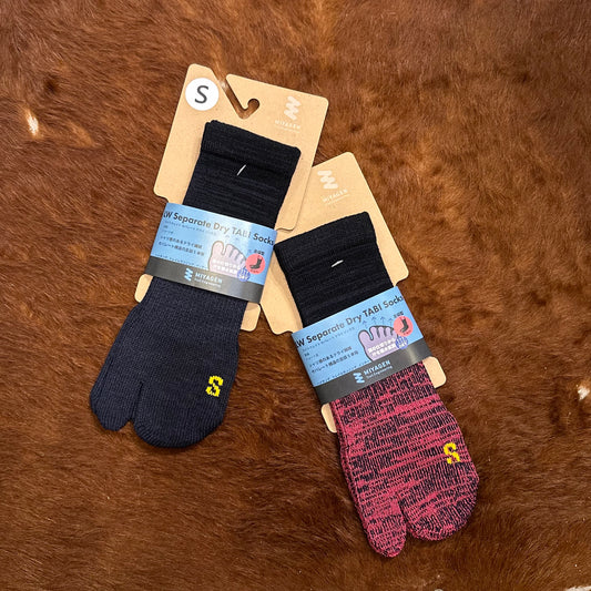 "LW SEPARATE DRY SOCKS / TABI CREW LENGTH"