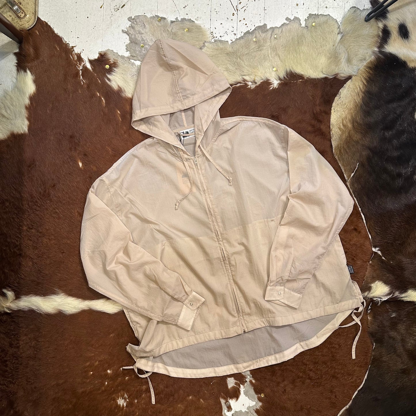 "WINDY HOODIE"