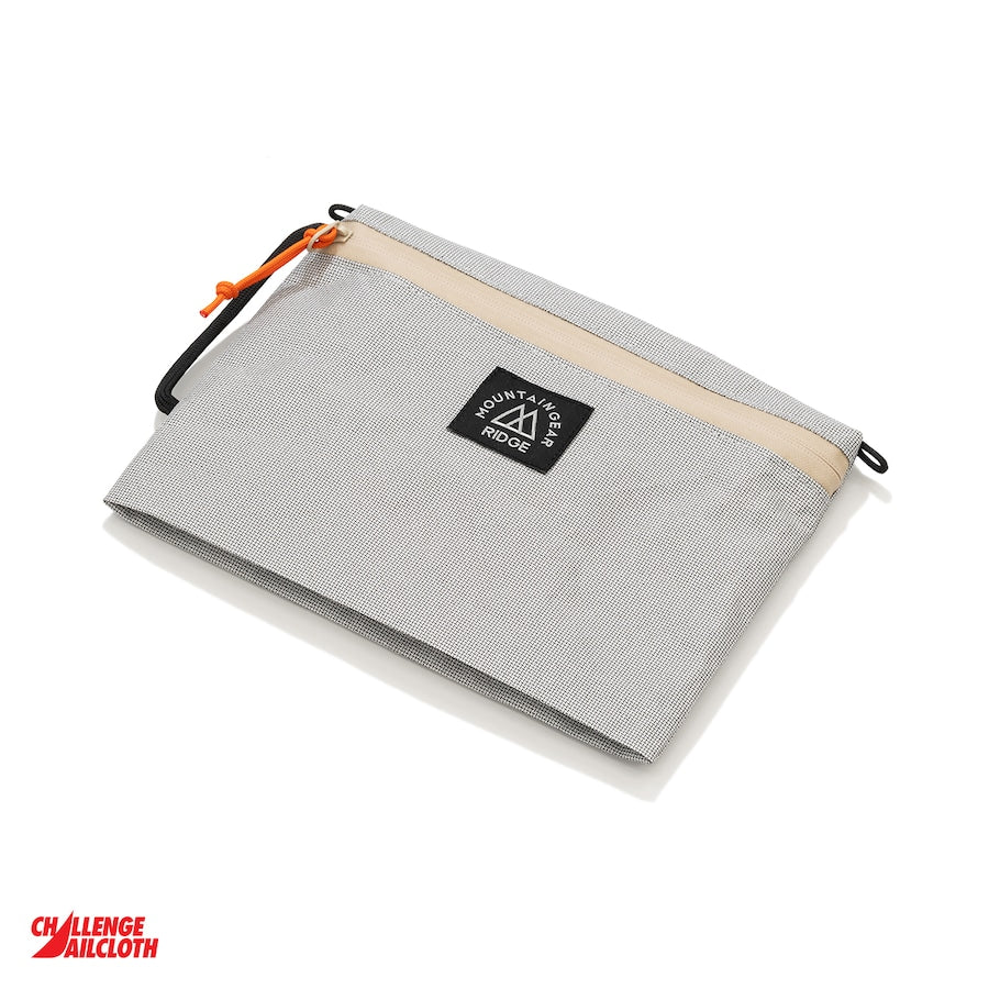 "TRAVEL POUCH PLUS"