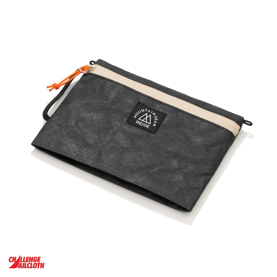 "TRAVEL POUCH PLUS"