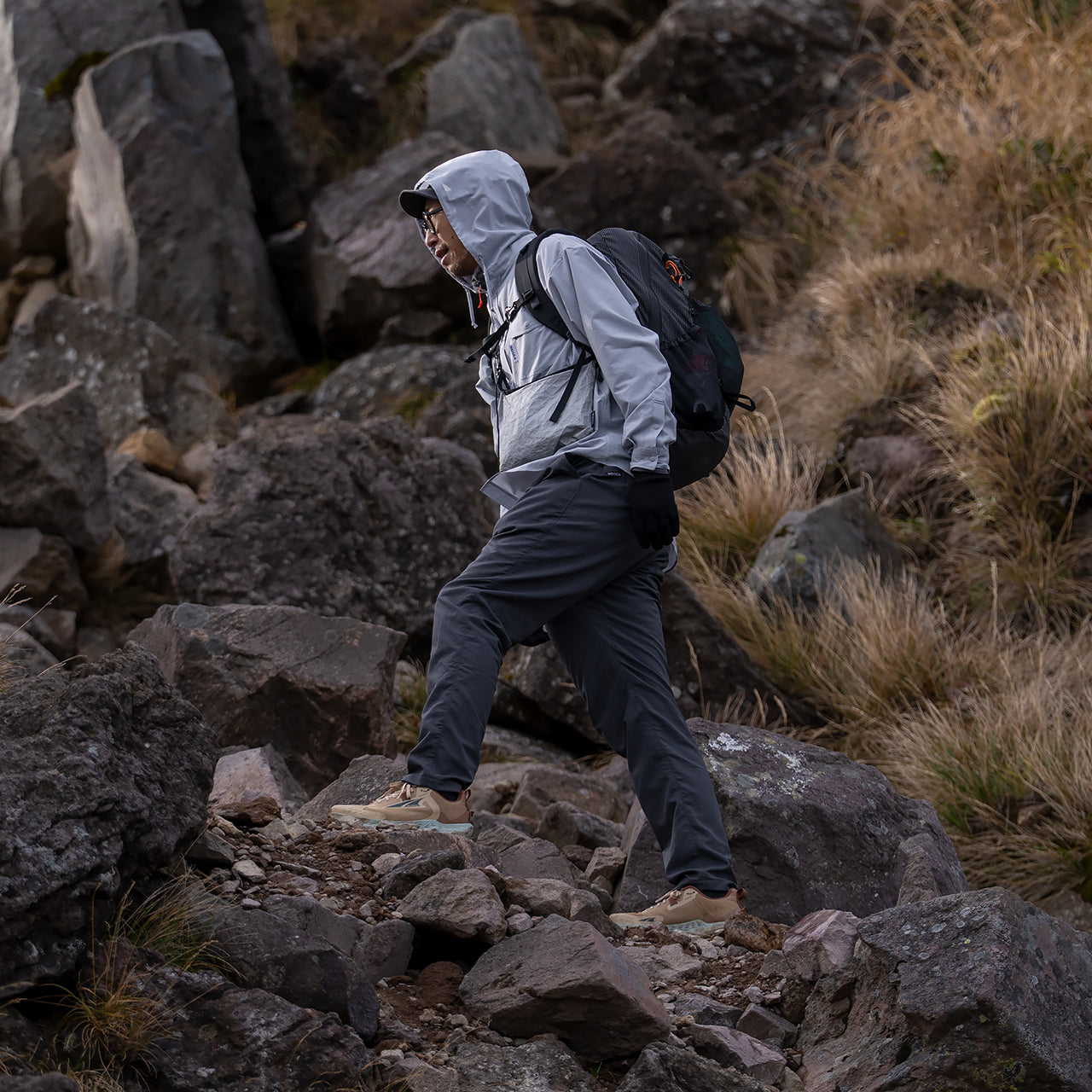 "BASIC HIKE PANTS"